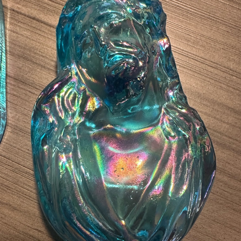 Wheaton Celeste Blue Iredescent Glass Wall Jesus & Mary Plaques - Picture 3 of 4